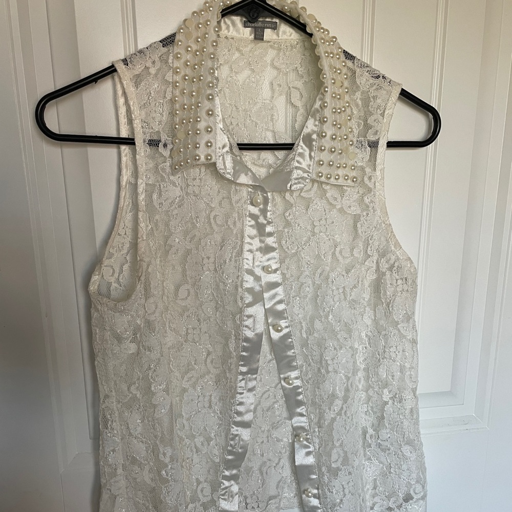 Lace & Pearl Tank Top w/ Collar